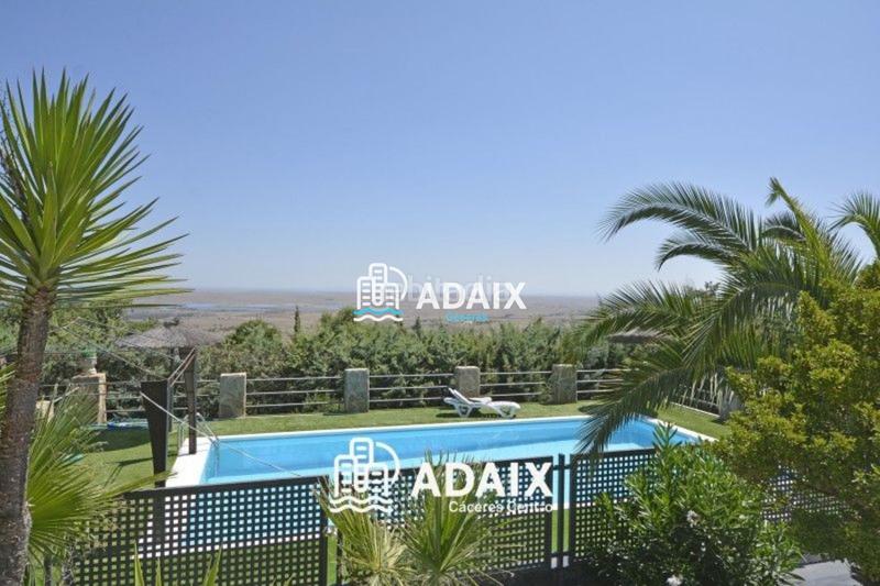 Foto e0e73c68-bb8c-418f-af96-3a2216e71378. Maison avec piscine dans Campus Universitario Cáceres