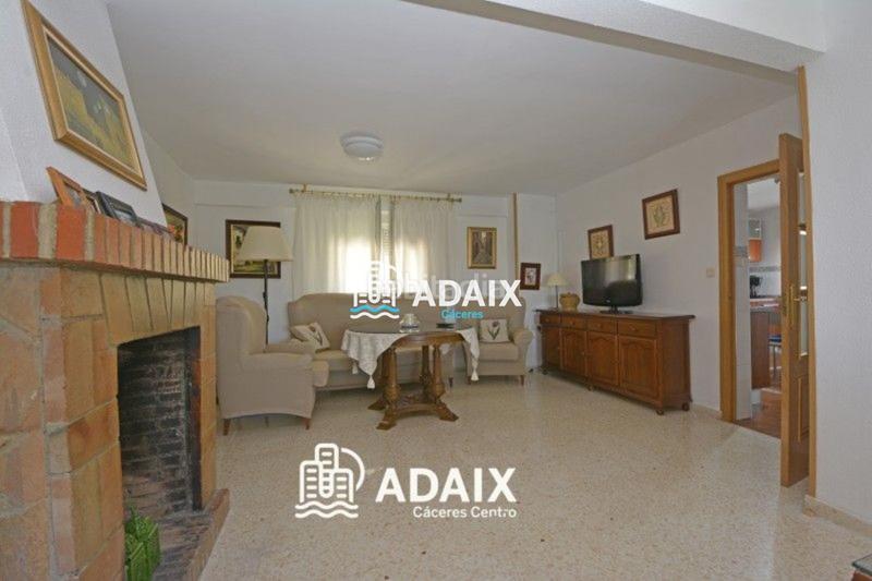 Foto f33df4a6-b6a0-4dd4-afe8-6cc2e453085b. Maison avec piscine dans Campus Universitario Cáceres