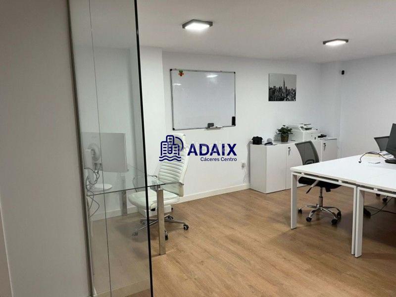 Foto 072f1a50-7a22-421f-9af7-cd696c05f9b3. Rent office space in Centro Cáceres
