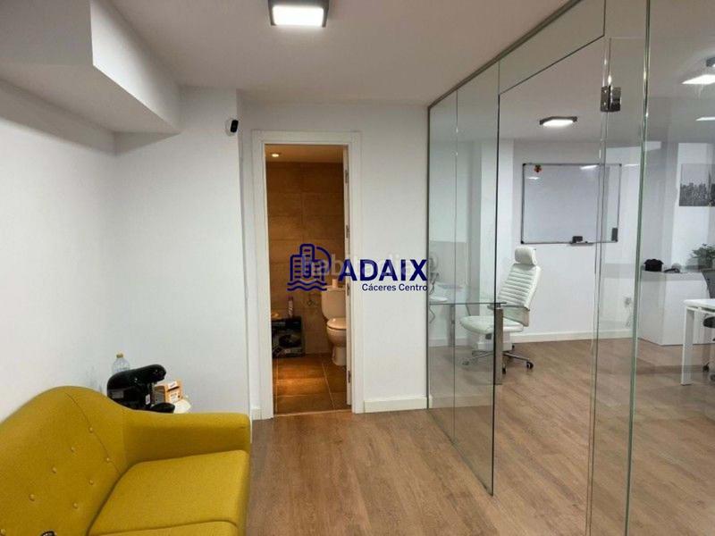 Foto 0c127b2a-403b-4d74-8e19-8d7ba6f9dc91. Rent office space in Centro Cáceres