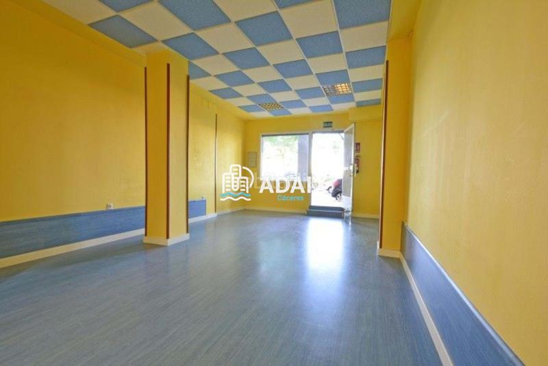 Foto a62036a4-2e43-45f0-b939-07d350e0376d. Rent business premise in nuevo Cáceres Cáceres
