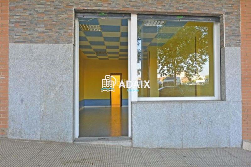 Foto c80f9ff1-182e-472a-bc97-8fab686fc036. Rent business premise in nuevo Cáceres Cáceres