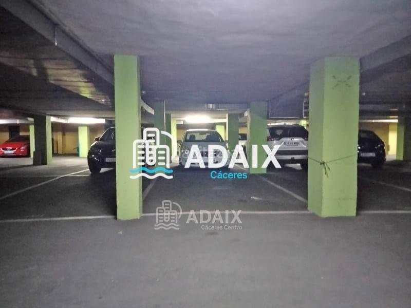 Foto 38d77a31-0e6f-402f-a093-dab36ed478c0. Alquiler parking coche en Centro Cáceres