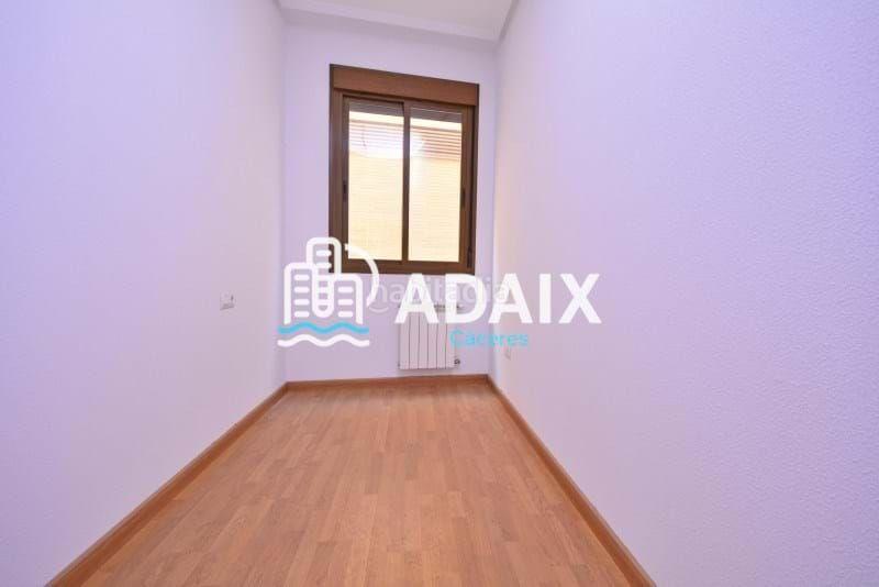 Foto 7d234478-b0b4-444a-b8e0-2de1bbf73cf7. Location bureau avec chauffage dans Centro Cáceres