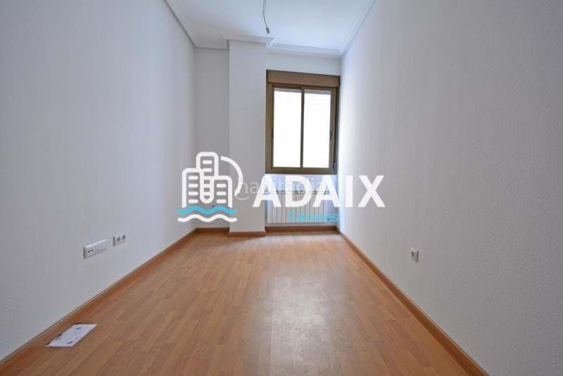 Foto c2b6f2a8-e1c1-48f4-a825-f103c82b258a. Rent office space with heating in Centro Cáceres