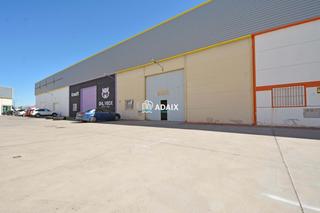 Bâtiment à usage industriel  Calle tejedores. Nave en venta en cáceres, nave industrial en venta en las capell