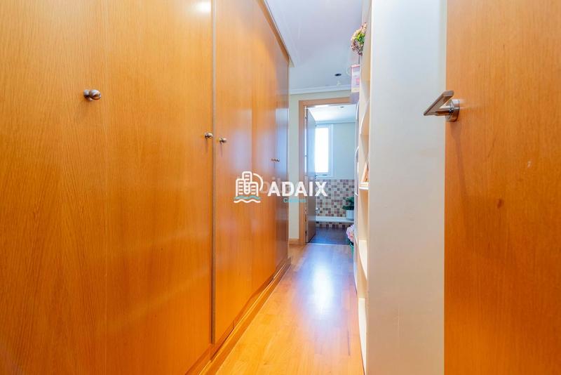 Foto 8aa438ec-9211-49ee-9b35-a1af58547d08. Ático la propiedad, que originalmente comprendía dos áticos independientes, ha sido meticulosamente unificada para crear un espacio habi en Cáceres