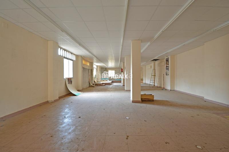 Foto ef18b4df-25c4-4161-8071-b6ed9b1957cf. Alquiler local comercial local en alquiler , espectacular local en pleno Centro , situado en catedrático antonio silva, muy buen posici en Cáceres