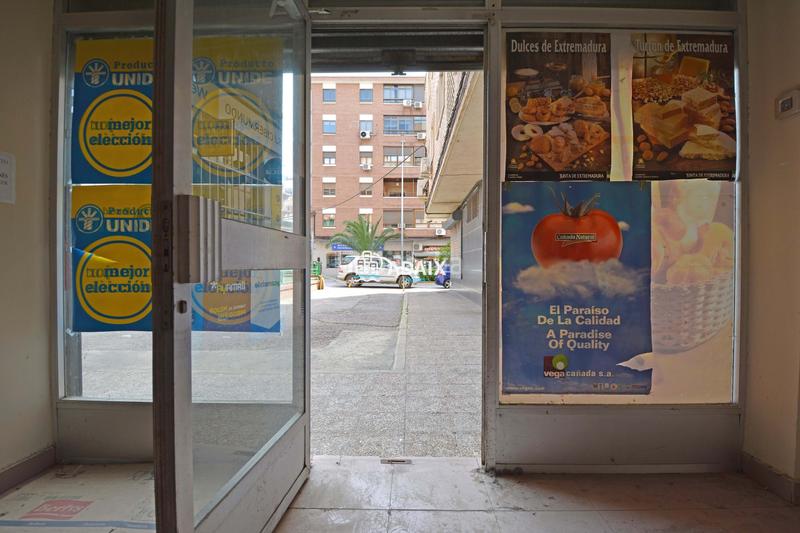 Foto ce32917f-a126-4b8f-b7d9-24dc01065771. Lloguer local comercial a Centro Cáceres
