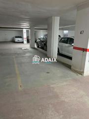 Aparcament cotxe  Avenida virgen de guadalupe. Magnífica plaza de garaje en cáceres en pleno centro y con lavad