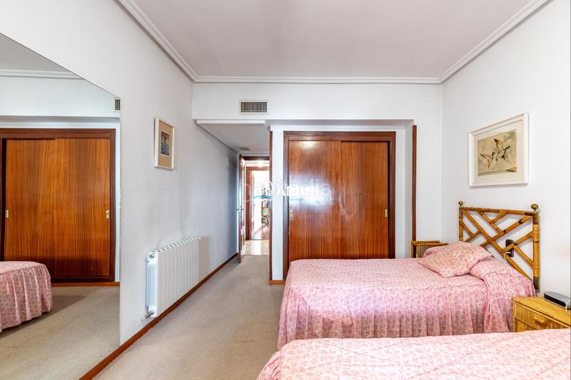 Foto d7ddb378-3eb2-40b3-8bb5-3a9848a11463. Appartamento con riscaldamento parcheggio in Centro Cáceres