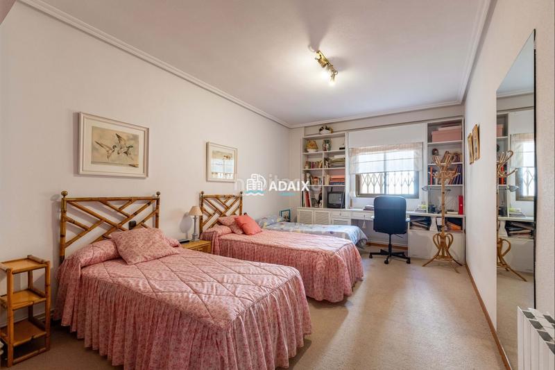 Foto f488c7df-594d-41b0-946a-2d1668e3583a. Appartamento con riscaldamento parcheggio in Centro Cáceres