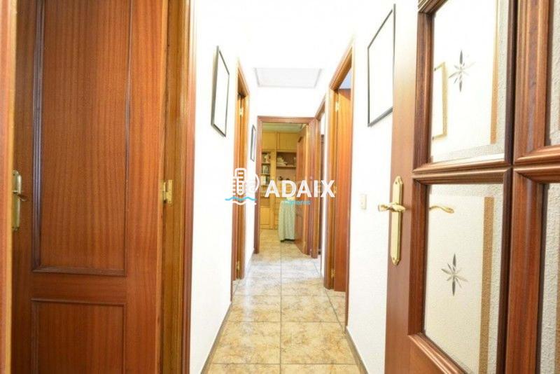 Foto 2cf5a8f3-60fb-44f9-ad6b-49adba76bf1b. Piso ubicación ideal este maravilloso piso en venta se encuentra en la av. virgen de montaña, en el corazón del Centro de la ciudad de en Cáceres