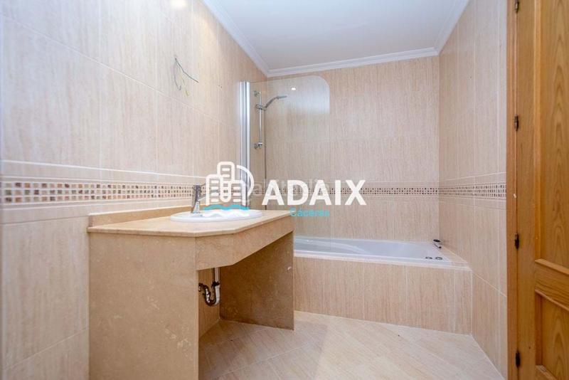 Foto 98f33ec9-6ce0-4a68-a530-dd3c3983253d. Duplex con riscaldamento parcheggio piscina in Ruta de la Plata Cáceres
