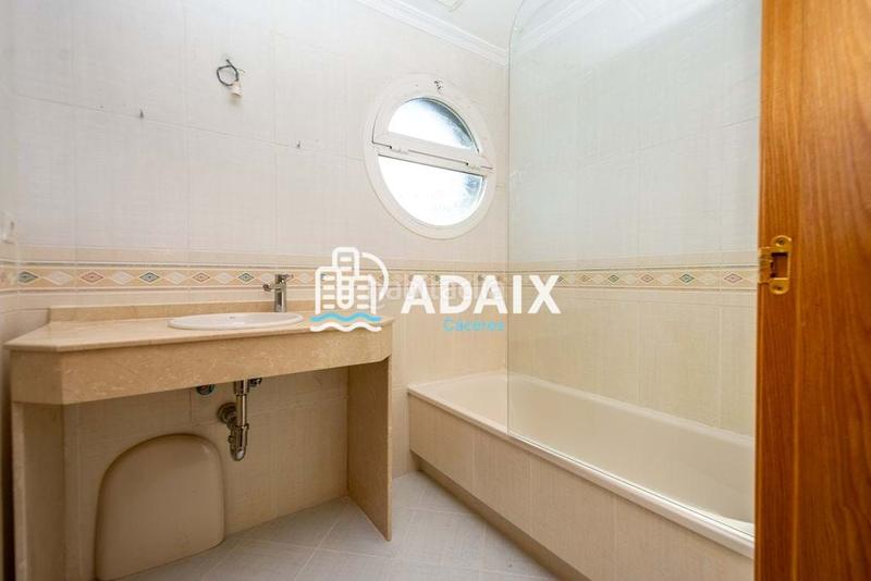Foto bcef56fc-2d12-44f8-a5c1-d9fb11e0fc77. Duplex con riscaldamento parcheggio piscina in Ruta de la Plata Cáceres