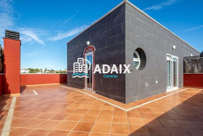 Foto d641ba2a-cded-4f63-a3e4-149f12d460f9. Duplex con riscaldamento parcheggio piscina in Ruta de la Plata Cáceres