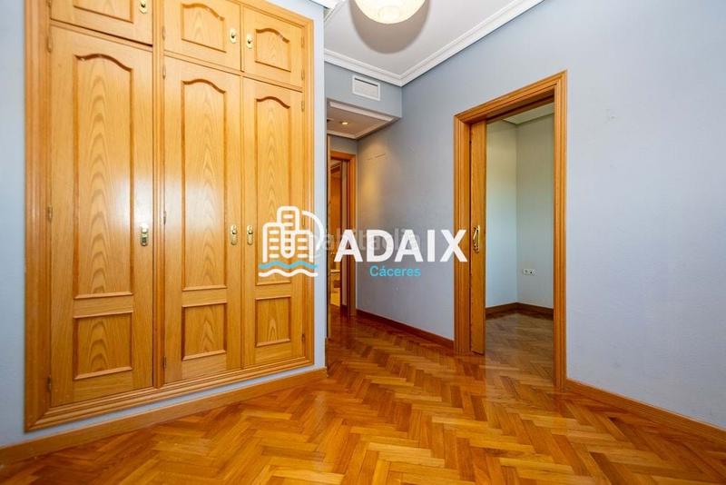 Foto fa90f0d6-1210-4436-9cfb-e487a4aaedc3. Duplex con riscaldamento parcheggio piscina in Ruta de la Plata Cáceres