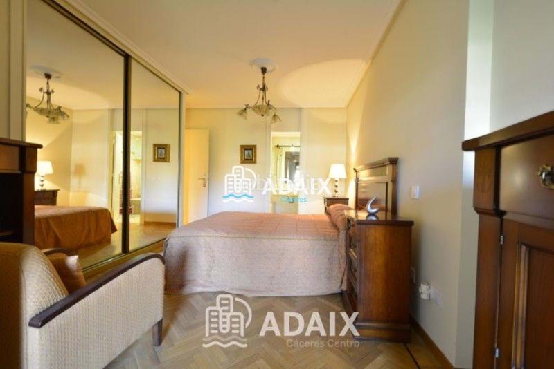 Foto 31b94b05-a0f0-4392-ae3c-3a0dea32a165. Piso  en venta en el parque de cánovas, confort y ubicación excepcional un piso excepcional en el corazón , situ en Cáceres