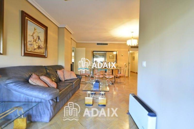 Foto 96d701f6-0ef6-47ca-8a15-b9e6ba29b991. Piso  en venta en el parque de cánovas, confort y ubicación excepcional un piso excepcional en el corazón , situ en Cáceres