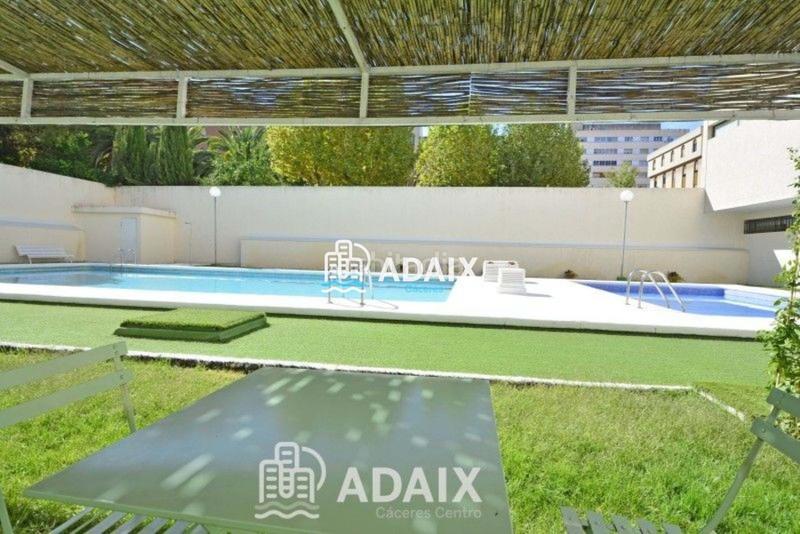 Foto d2cbabda-1c80-40a0-bfa4-09bdbd575476. Piso  en venta en el parque de cánovas, confort y ubicación excepcional un piso excepcional en el corazón , situ en Cáceres