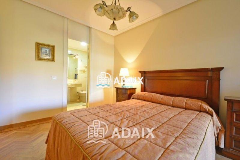 Foto e31a93dc-0760-49db-a659-4638d5f6cbc5. Piso  en venta en el parque de cánovas, confort y ubicación excepcional un piso excepcional en el corazón , situ en Cáceres