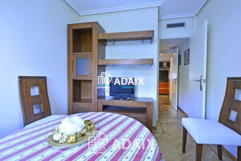 Foto fea47fc3-165e-49f7-a1a6-cf8d8fb3412d. Piso  en venta en el parque de cánovas, confort y ubicación excepcional un piso excepcional en el corazón , situ en Cáceres