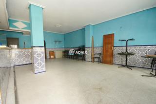 Local commercial  Av constitucion  es:e pl: pt:  malpartida de caceres (cáceres). Venta de local comercial en cáceres  ideal para bar, comercio o