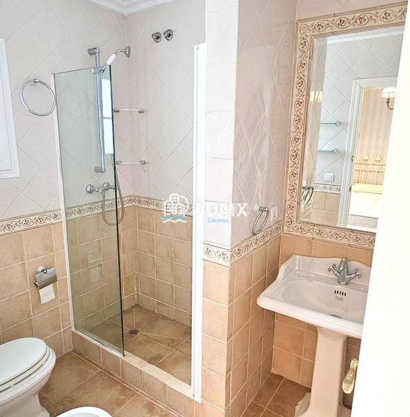 Foto 05c616d5-9785-43c5-b29e-37b6a266ae13. Etagenwohnung mit heizung in Casco Antiguo Cáceres