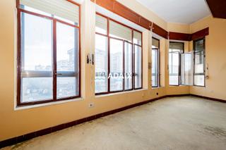 Pis  Pl. de américa. En venta piso de 413 m en plena cruz de los caídos, cácereseste