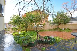 Casa  Calle manuel castillo. Se vende una espaciosa casa adosada en cáceres, con 186 m constr