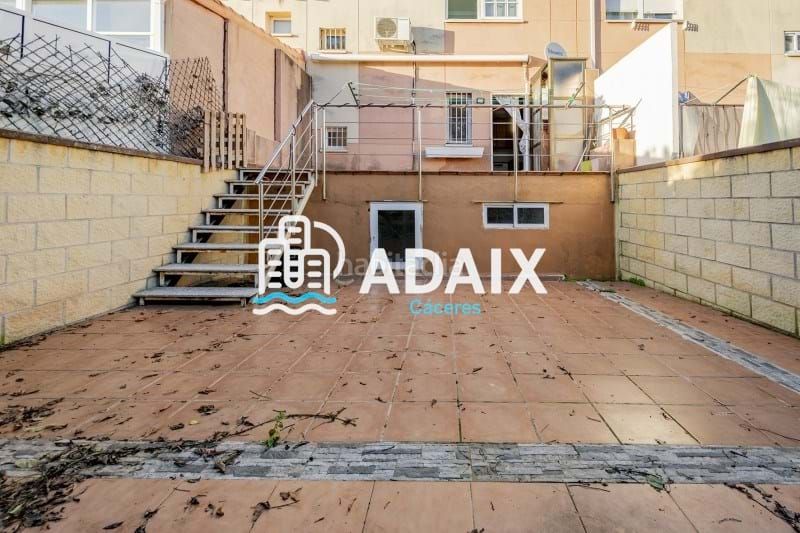 Foto 68a3553c-fd50-4939-8bf6-18b0ea08ac84. Casa espectacular vivienda unifamiliar en venta en bº la cañada, ubicada en la urbanización familiar de bº la cañada, esta vivi en Cáceres