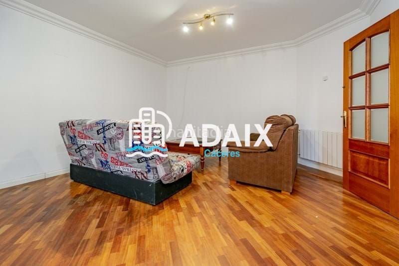 Foto 950d9008-7534-4457-940e-7baff78232c8. Casa espectacular vivienda unifamiliar en venta en bº la cañada, ubicada en la urbanización familiar de bº la cañada, esta vivi en Cáceres