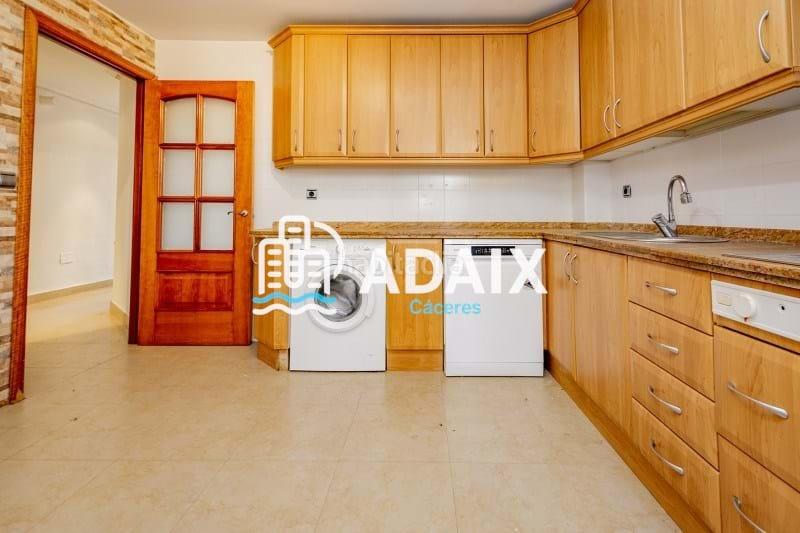 Foto 47df3b34-6676-44a4-a69d-5a56f588aa4b. House with heating parking in La Cañada - Aldea Moret Cáceres