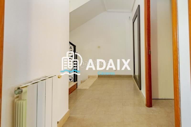 Foto 6339c242-9c5b-4b8e-9817-a82a48446fb1. House with heating parking in La Cañada - Aldea Moret Cáceres