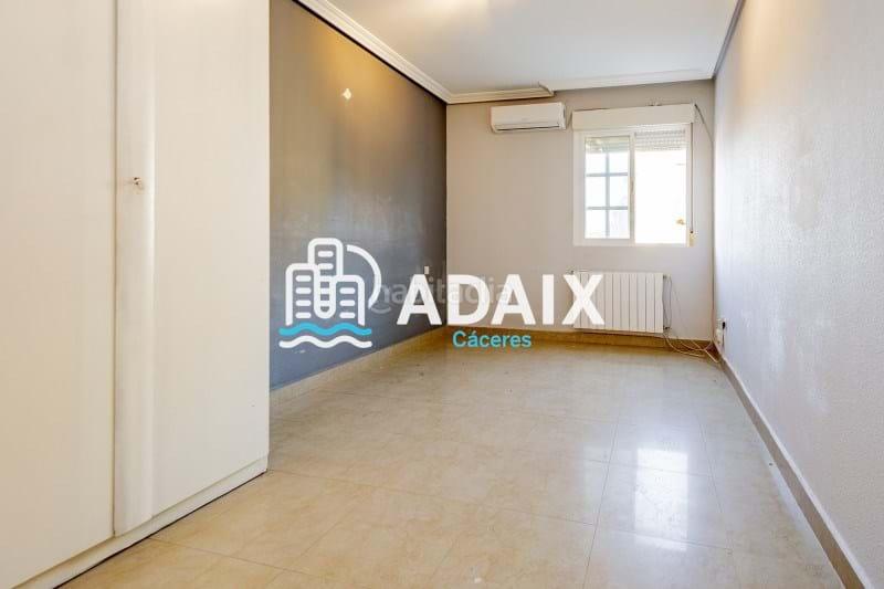 Foto 7c90e5a2-2c25-4830-a773-6a9103527ab4. House with heating parking in La Cañada - Aldea Moret Cáceres