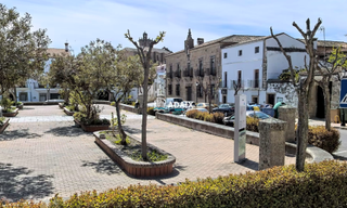 Casa  Plaza de ovando. Casa con encanto en brozas, ideal para casa rural o inversión gr