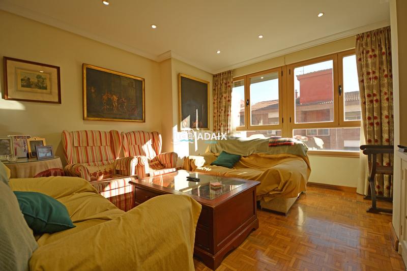 Foto 2aa8046a-25cd-413e-b238-f417c478d7c0. Appartement avec parking dans Centro Cáceres