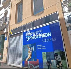 Lloguer Pis  Calle pintores. En adaix cáceres, te ofrecemos un local único en alquiler en la
