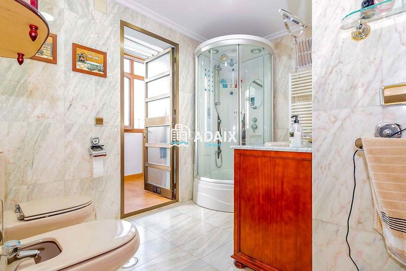 Foto 083bc659-9eb3-4c64-ae1e-a4a9bad38182. Chalet  exclusivo en venta en los castellanos, comodidad, elegancia y calidad de vida a pocos minutos del centro te presenta en Cáceres