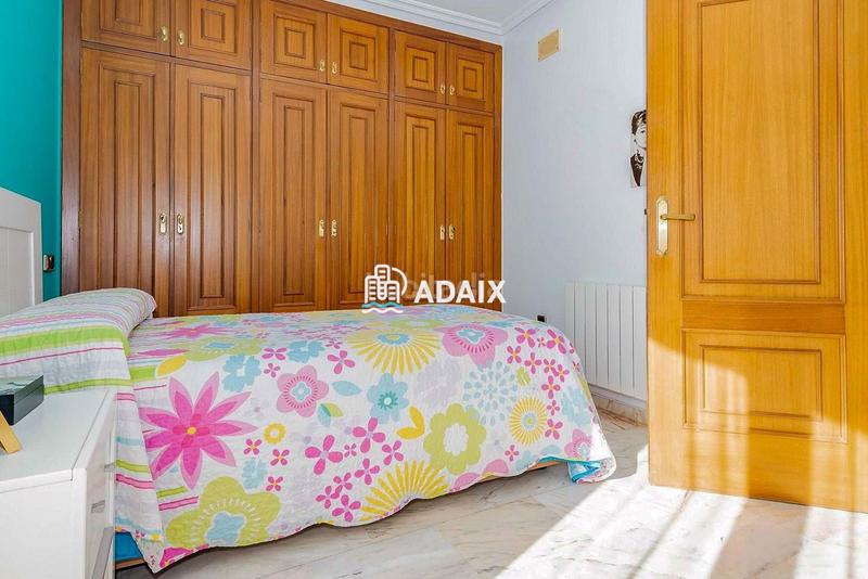 Foto 7cf66f4d-c1f3-43cf-9b43-d7baf1de871e. Chalet  exclusivo en venta en los castellanos, comodidad, elegancia y calidad de vida a pocos minutos del centro te presenta en Cáceres