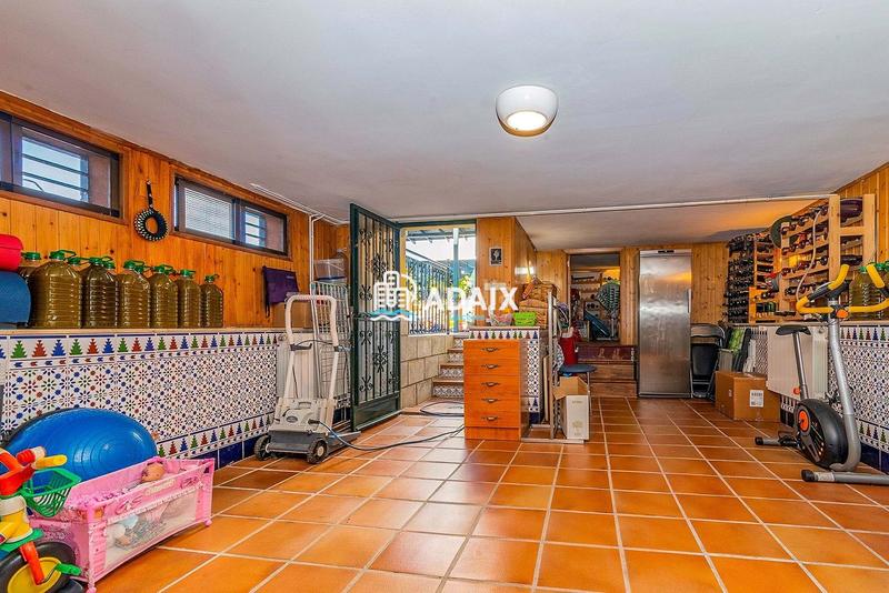 Foto 808e2b0a-27ef-450a-94d5-3cab1a2f2cab. Chalet  exclusivo en venta en los castellanos, comodidad, elegancia y calidad de vida a pocos minutos del centro te presenta en Cáceres