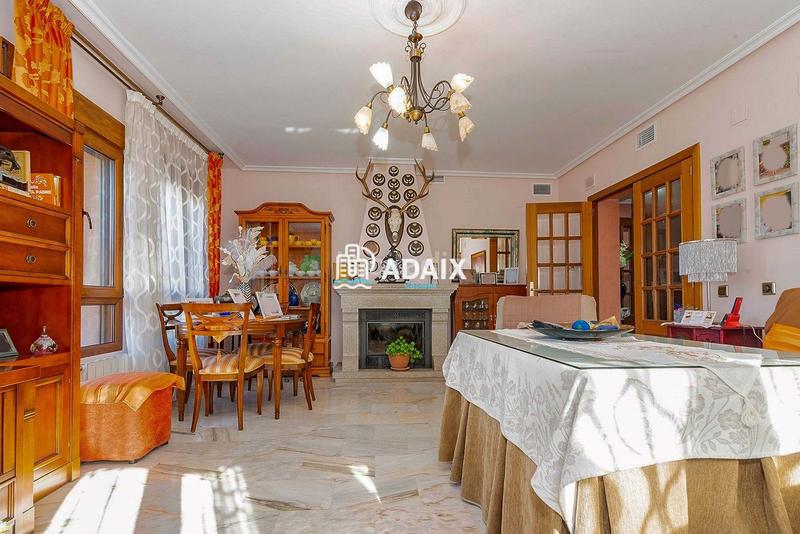 Foto b61af019-dede-4c6a-a67d-478ac76178d9. Chalet  exclusivo en venta en los castellanos, comodidad, elegancia y calidad de vida a pocos minutos del centro te presenta en Cáceres