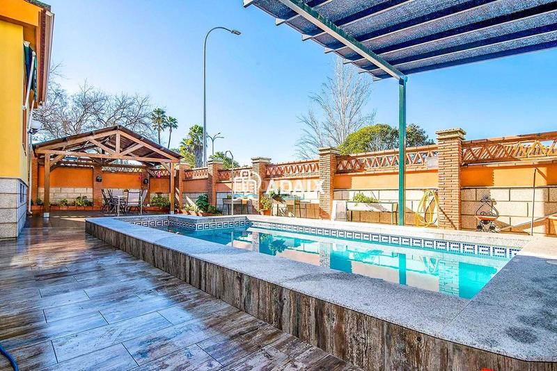 Foto ce13cd0b-c442-4491-8c62-ad94aafdc527. Chalet  exclusivo en venta en los castellanos, comodidad, elegancia y calidad de vida a pocos minutos del centro te presenta en Cáceres