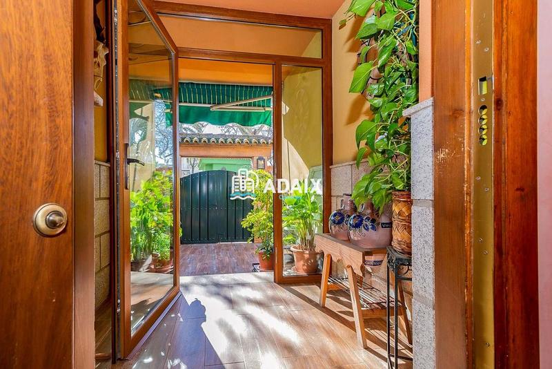 Foto ef8c7be6-e4a6-4bdd-95a7-7c359fb13099. Chalet  exclusivo en venta en los castellanos, comodidad, elegancia y calidad de vida a pocos minutos del centro te presenta en Cáceres