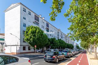 Pis  Avenida héroes de baler. Piso en venta en pinilla, en cáceres, con 2 dormitorios, baño co