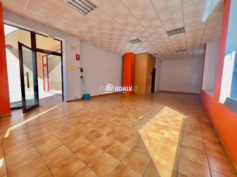 Foto 56111dfa-c718-43b0-be82-8a3ae787ed16. Location local commercial dans Casco Antiguo Cáceres