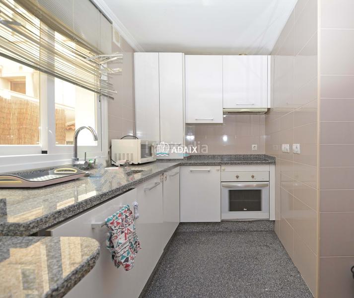 Foto 31053f84-22fd-4d48-ac3b-8758b45a1eaf. Alquiler piso alquiler exclusivo ! moderno piso de 3 dormitorios con garaje, aire acondicionado y patio en c dionisio acedo vive con e en Cáceres