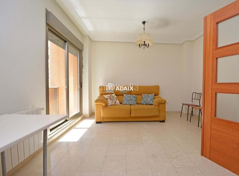 Foto 4717b553-018e-4b44-b411-4f4163b8e5c1. Alquiler piso alquiler exclusivo ! moderno piso de 3 dormitorios con garaje, aire acondicionado y patio en c dionisio acedo vive con e en Cáceres