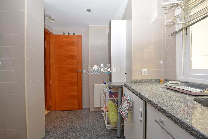 Foto 5434e002-29ca-4c41-ad39-b2396c8af2cd. Alquiler piso alquiler exclusivo ! moderno piso de 3 dormitorios con garaje, aire acondicionado y patio en c dionisio acedo vive con e en Cáceres