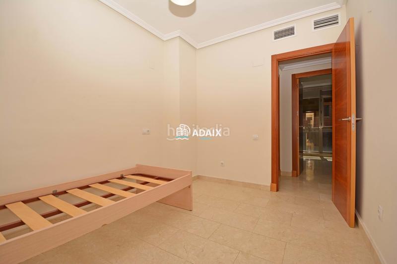Foto 8eb8bd16-c193-47cd-8db2-d0bf85d6818d. Alquiler piso alquiler exclusivo ! moderno piso de 3 dormitorios con garaje, aire acondicionado y patio en c dionisio acedo vive con e en Cáceres